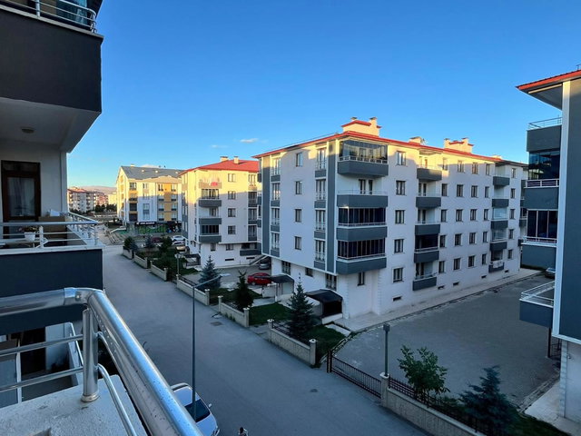 REMAX ARTIS'DEN KOMBINA'DA SATILIK 3+1 DAIRE