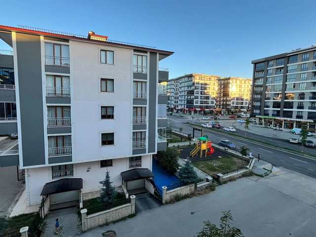 REMAX ARTIS'DEN KOMBINA'DA SATILIK 3+1 DAIRE