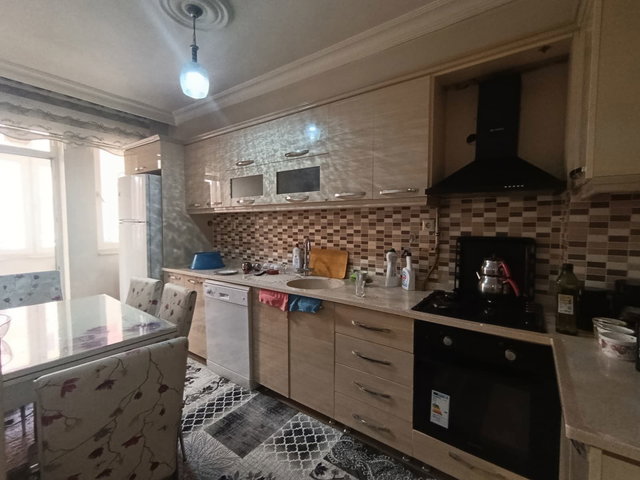 REMAX İLKE'DEN ŞEHİR MERKEZİ'NDE 3+1 EŞYALI KİRALIK DAİRE