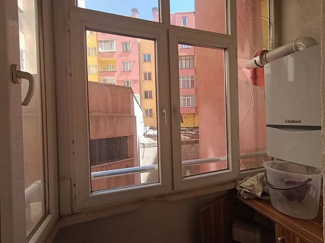 REMAX İLKE'DEN ŞEHİR MERKEZİ'NDE 3+1 EŞYALI KİRALIK DAİRE