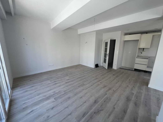 ACIBADEM’DE HARİKA KONUMDA 2+1 KİRALIK ARAKAT DAİRE