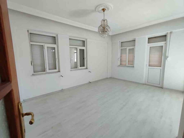 BAHÇELİEVLER'DE KİRALIK 5+1  DUBLEKS