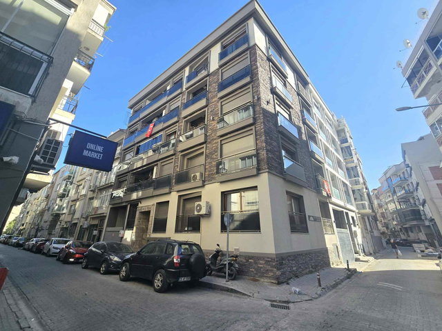 KARŞIYAKA ALAYBEY MERKEZDE EŞYALI 1+1 KİRALIK DAİRE