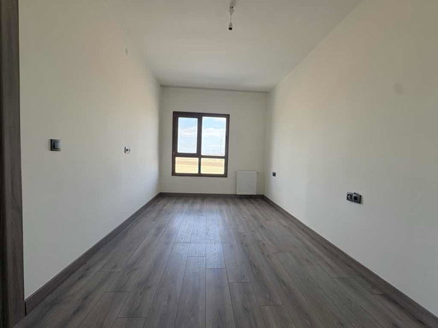 ÇORLU’DA SİTE İÇİNDE 2+1 | 2024 YAPIM | BALKONLU | MERKEZİ ISITMALI | BOŞ KİRALIK DAİRE