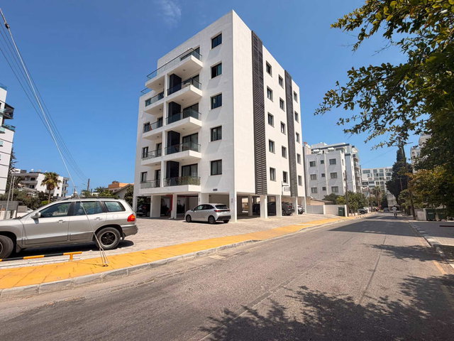 GIRNE MERKEZDE SATILIK TÜRK TAPULU 2+1 DAIRE