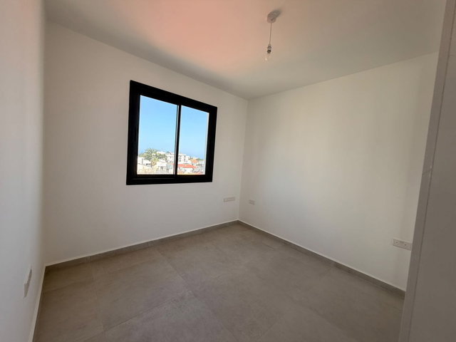 GIRNE MERKEZDE SATILIK TÜRK TAPULU 2+1 DAIRE