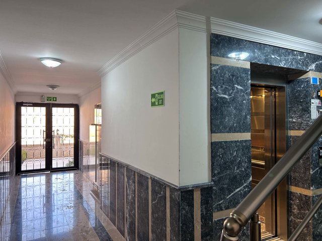 AYVALIK KÜÇÜKKÖY'DE HAVUZLU SITEDE SATILIK 3+1 DAIRE