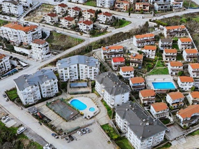 GÜLAÇTI DENİZ KONAKLARINDA SATILIK DENİZ MANZARALI 2+1 DAİRE