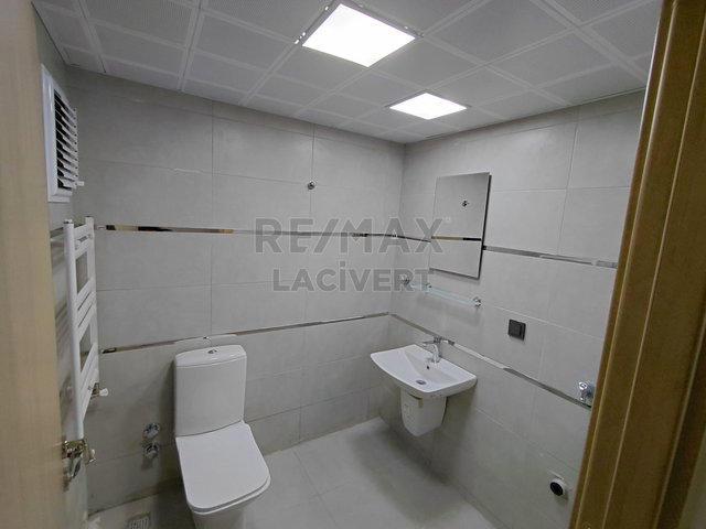 RE/MAX LACİVERT'TEN HİLALKENT'TE SATILIK 2+1 LÜKS DAİRE