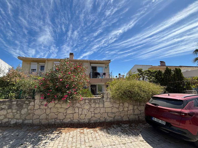 ALAÇATI PETEK EVLERİ’NDE 3+1, 230 M² BRÜT, GÜNEY-BATI CEPHELİ SATILIK VİLLA