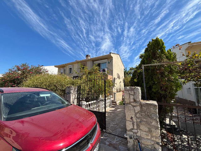 ALAÇATI PETEK EVLERİ’NDE 3+1, 230 M² BRÜT, GÜNEY-BATI CEPHELİ SATILIK VİLLA