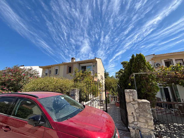 ALAÇATI PETEK EVLERİ’NDE 3+1, 230 M² BRÜT, GÜNEY-BATI CEPHELİ SATILIK VİLLA