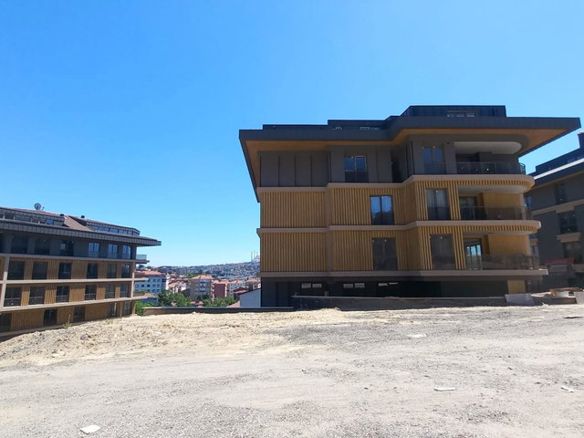 KANDİLLİ 'DE KAPALI OTOPARKLI BÖLGENİN EN GENİŞ SATILIK 3.5+1 DAİRESİ