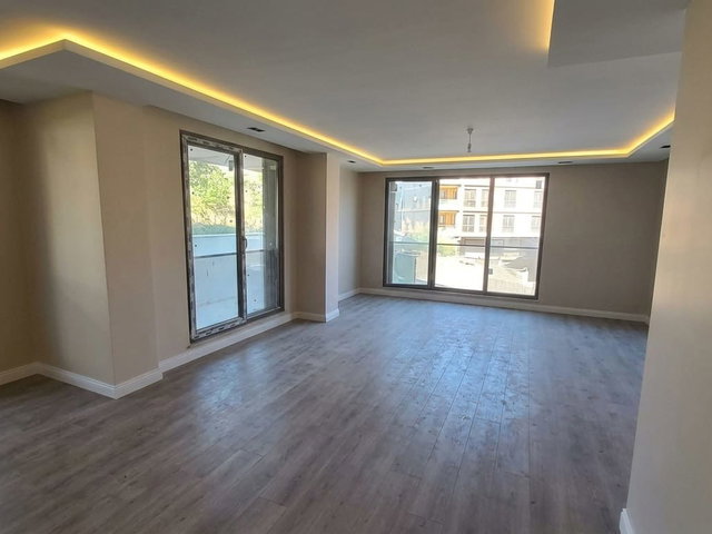 KANDİLLİ 'DE KAPALI OTOPARKLI BÖLGENİN EN GENİŞ SATILIK 3.5+1 DAİRESİ