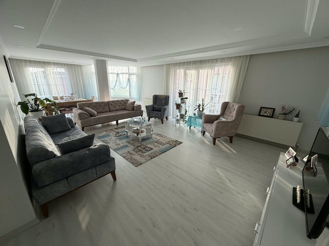 BÜYÜKÇEKMECE ATATÜRK MAH. SİTE İÇERİSİNDE 3+1 SATILIK DAİRE