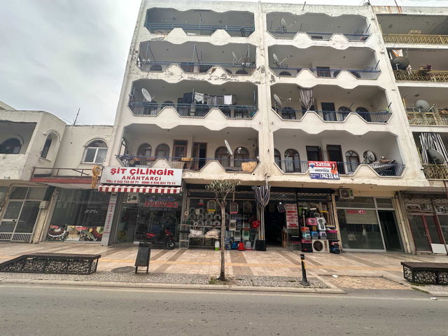 AŞAĞIPAZARCIDA FEVZİ PAŞA CEDDESİNDE IRMAĞA 50 M SATILIK DAİRE