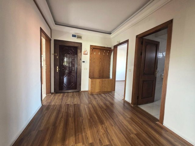 MALTEPE'DE ŞEHİR MANZARALI GENİŞ TERASLI 4+1 KİRALIK DUBLEKS