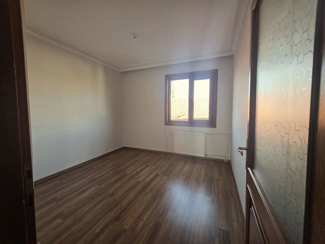 MALTEPE'DE ŞEHİR MANZARALI GENİŞ TERASLI 4+1 KİRALIK DUBLEKS