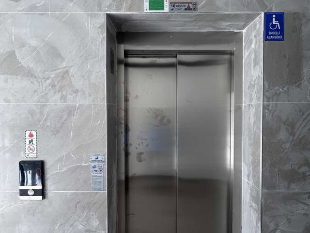 UYDUKENT SELÇUKLU CADDE ÜZERİ EŞYALI KİRALIK 2+1 DAİRE