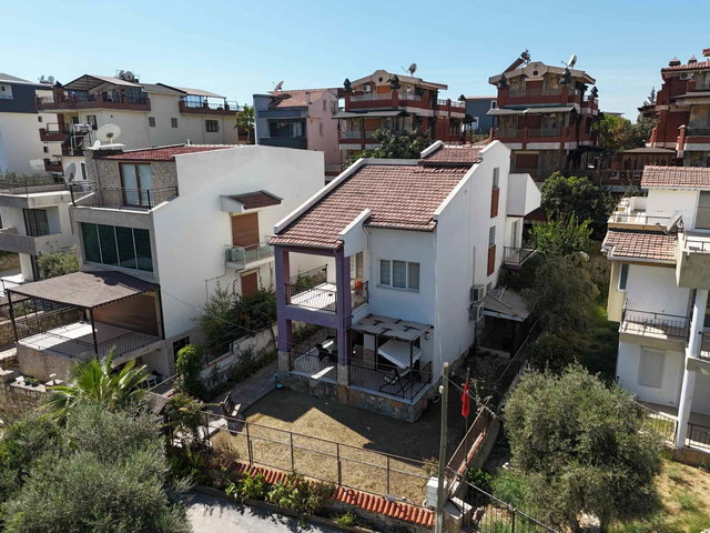 KADINLAR DENİZİNDE TAM MÜSTAKİL SATILIK BÜYÜK BAHÇELİ 4+1 VİLLA