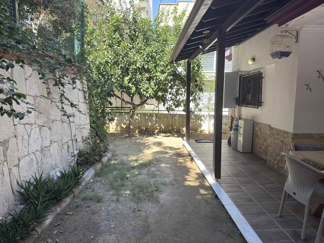 KADINLAR DENİZİNDE TAM MÜSTAKİL SATILIK BÜYÜK BAHÇELİ 4+1 VİLLA
