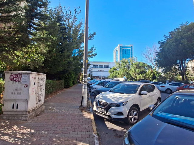 REMAX'TEN PERLAVISTANIN ARAKSINDA BEYKENTTE METROBÜS & E-5E YAKIN. 3+1 KIRALI DAIRA