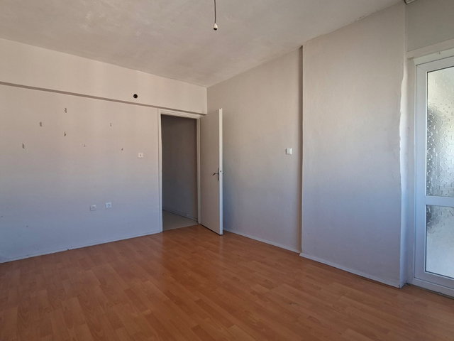 REMAX'TEN PERLAVISTANIN ARAKSINDA BEYKENTTE METROBÜS & E-5E YAKIN. 3+1 KIRALI DAIRA