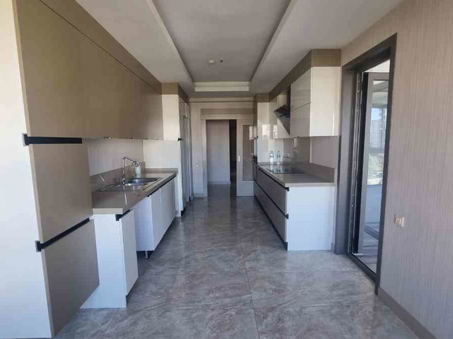 REMAX NEPTÜN'DEN ILONA KONUTLARI’NDA 182M2  4.5+1 | 5. KAT | MERKEZİ ISITMA | BOŞ & EŞYASIZ