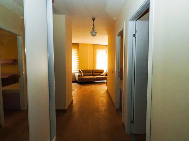 BÜLBÜLDERESİ ÜZERİ MOBİLYALI KAT KONUMUNDA VERANDALI 2+1 DAİRE