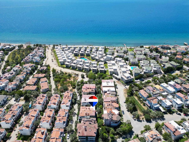 EDREMİT AVCILAR'DA DENİZE ÇOK YAKIN  3,5+1  EŞYALI TRİPLEKS VİLLA