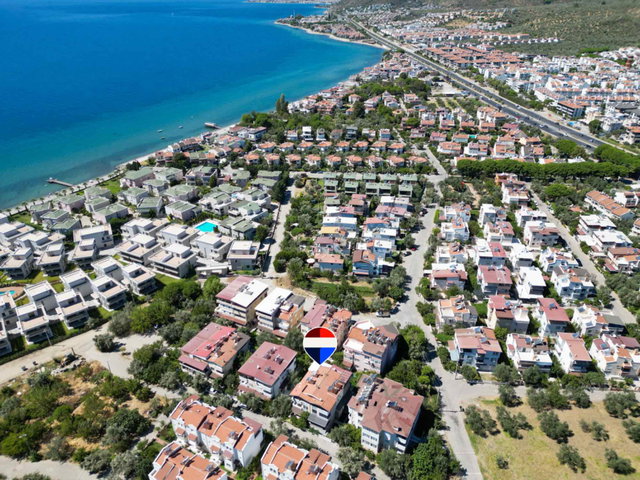 EDREMİT AVCILAR'DA DENİZE ÇOK YAKIN  3,5+1  EŞYALI TRİPLEKS VİLLA