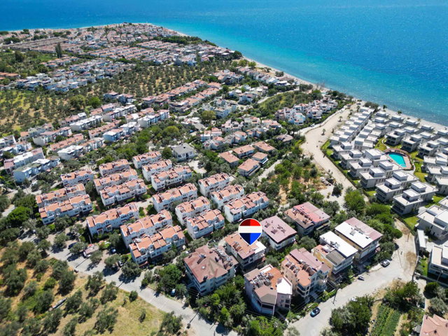 EDREMİT AVCILAR'DA DENİZE ÇOK YAKIN  3,5+1  EŞYALI TRİPLEKS VİLLA