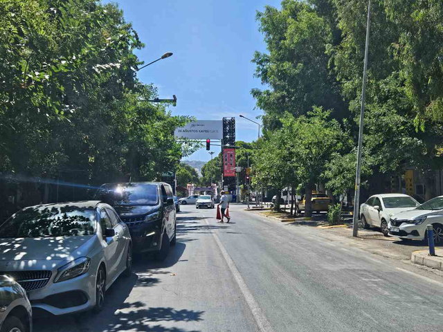 ALSANCAK MİMAR SİNAN’DA FUARA YAKIN, EŞYALI 3+1 KİRALIK DAİRE