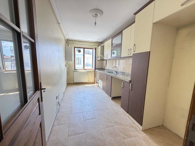 SANCAKTEPE SARIGAZİ İNÖNÜ MAHAL SATILIK 2+1 2. KAT METROYA 500M