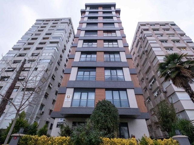 FENERYOLU BAĞDATA 2.PARALEL YENİ BİNA 140 M2 NET 4+1 BAHÇE KATI