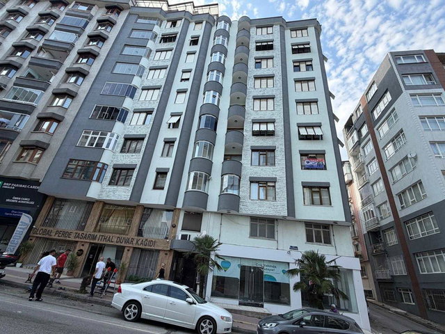 İLKADIM LİSE CAD. ÜZERİNDE SATILIK 4+1 DAİRE