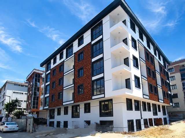 CEVİZLİ BAĞDAT CADDESİNE 3. BİNADA BAHÇE KULLANIMLI 2+1 SATILIK YENİ DAİRE