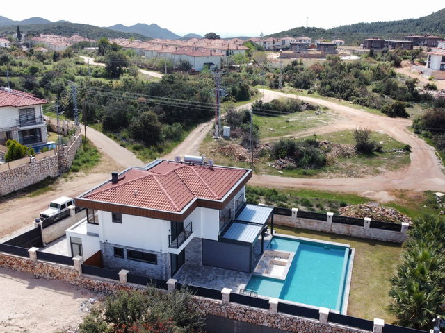 KAŞ ÇUKURBAĞ’DA FULL EŞYALI LÜKS 4+1 VİLLA