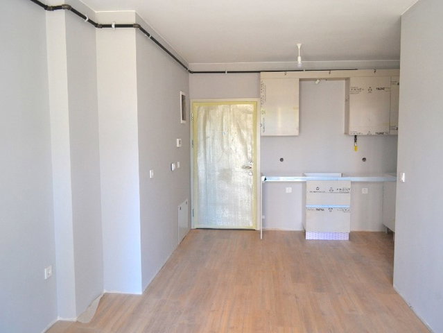 CEVİZLİ BAĞDAT CADDESİ 3. BİNADA 1+1 YENİ DAİRE