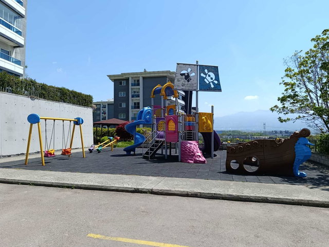 YILDIZ KONUTLARINDA YATIRIMLIK EN ÖZEL KONUMDA, 4+1 SATILIK