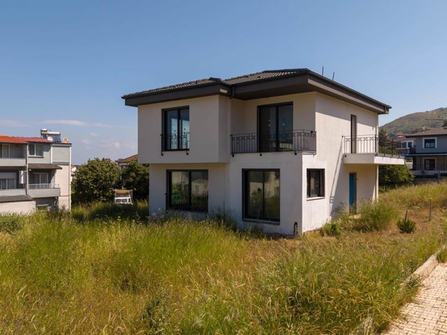 YELKI MUSTAFA KEMAL PAŞA'DA SATILIK MÜSTAKIL 4+1 VILLA