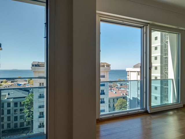 BAĞDAT CADDESİ SAHİL KISMINDA DENİZ MANZARALI HAVUZLU 3+1