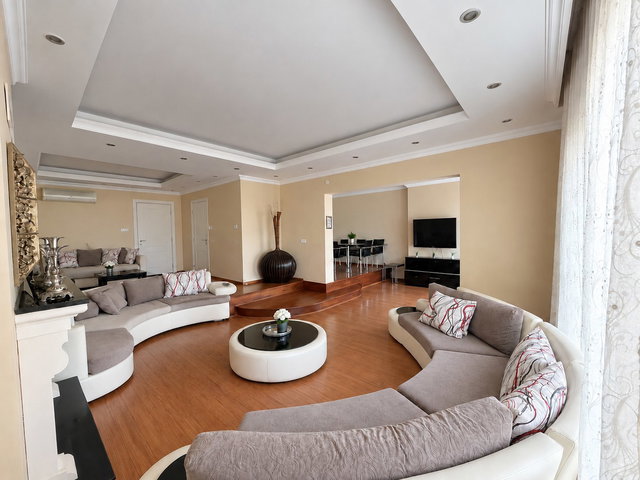 KASTEL TATIL KÖYÜ SİTESİNDE  4+2 DENİZ MANZARALI KIRALIK VILLA
