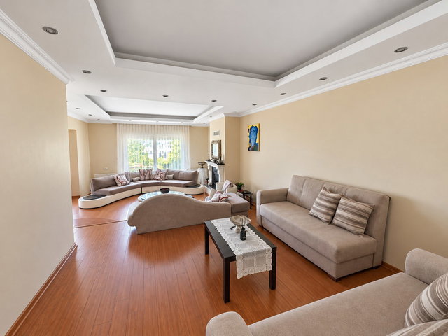 KASTEL TATIL KÖYÜ SİTESİNDE  4+2 DENİZ MANZARALI KIRALIK VILLA