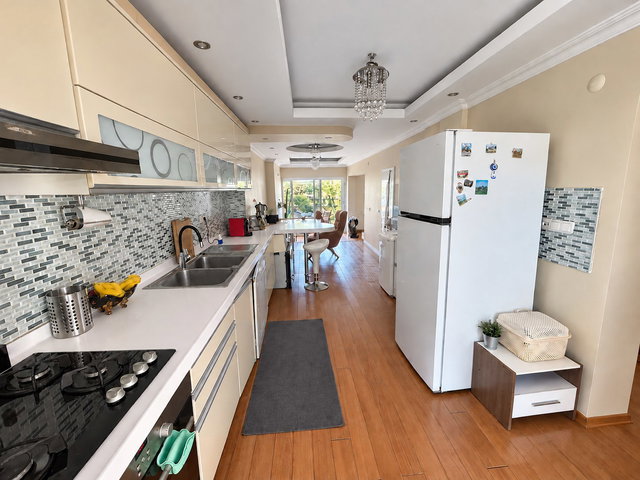 KASTEL TATIL KÖYÜ SİTESİNDE  4+2 DENİZ MANZARALI KIRALIK VILLA