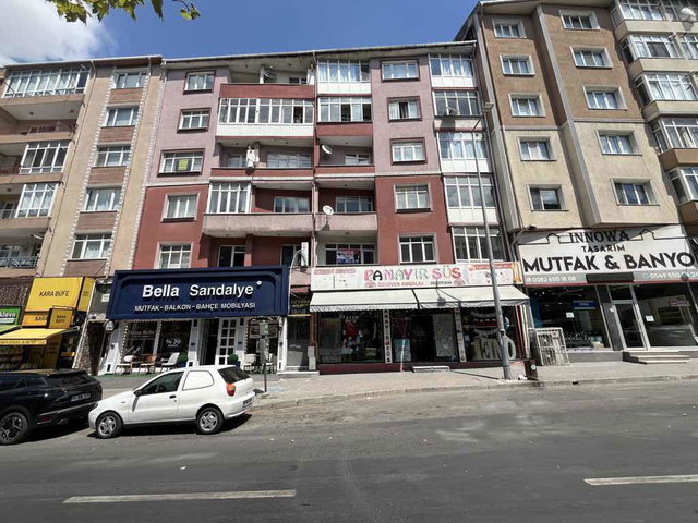 ÇORLU ATATÜRK BULVARINDA CADDE MANZARALI SATILIK 3+1