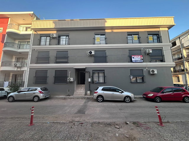 BORNOVA MEVLANA'DA SIFIR BİNADA METROYA 3 DK, OTOPARKLI 1+1