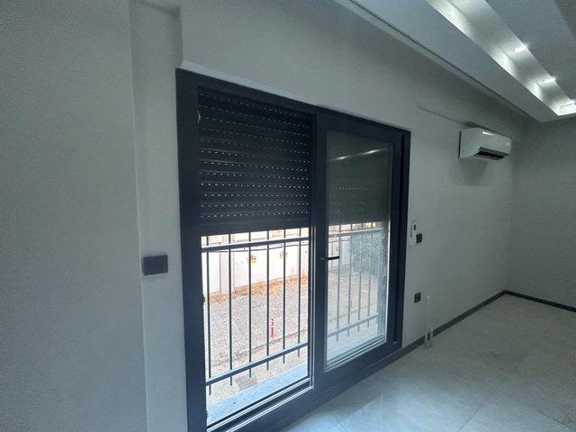 BORNOVA MEVLANA'DA SIFIR BİNADA METROYA 3 DK, OTOPARKLI 1+1