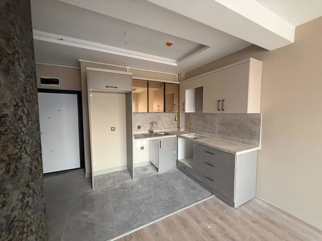 REMAX RİNA'DAN YAŞAR DOĞU ÜZERİNDE SOSYAL TESİSLİ 1+1