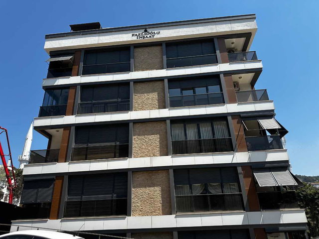 İÇİ ÖZEL MİMAR TARAFINDAN YAPILMIŞ METROBÜSE YAKIN DUBLEX DAİRE